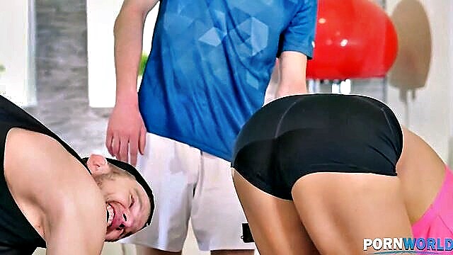Chloe Lamour - treinamentos de condicionamento físico de dp com chloe lamour Busty World Porn