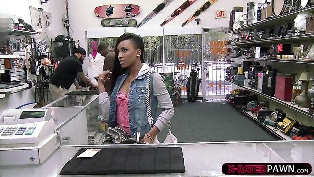 big cocked shawn gives ebony girl a blowjob and fucks her : SaraBigTit