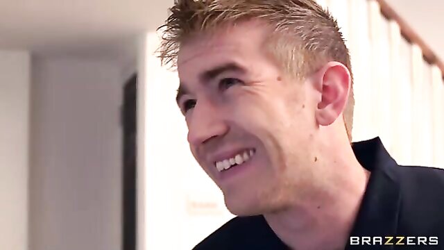 Carla Cox - emotional carlas steamy plumbing disaster turns into a hot encounter Brazzers
