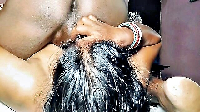 desi couple enjoys 69 position and handjob with cumshot : Cums
