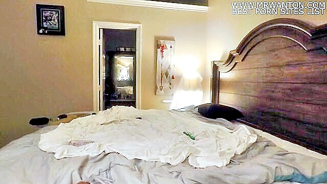 horny milf enjoys toys and attention on free porn videos : Milf