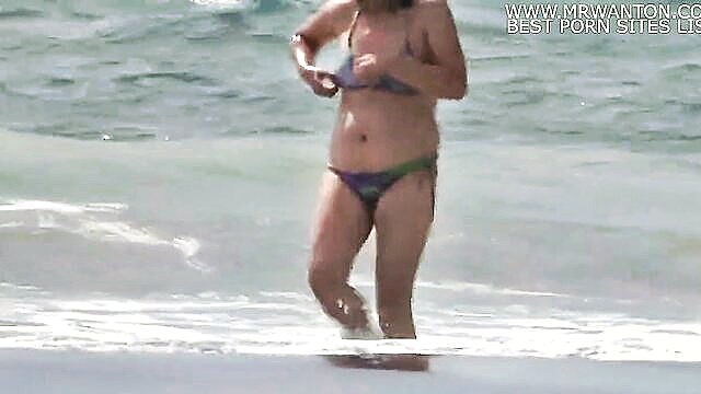 my wifes outdoor solo pleasure on the beach : Cums