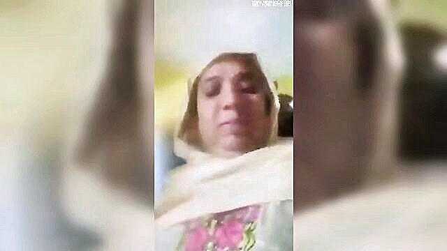 pathan auntys steamy encounter with multiple partners in hd : Ara