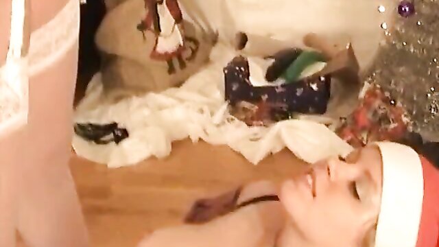 swedish beauties indulge in lesbian piss play in a sex video : We
