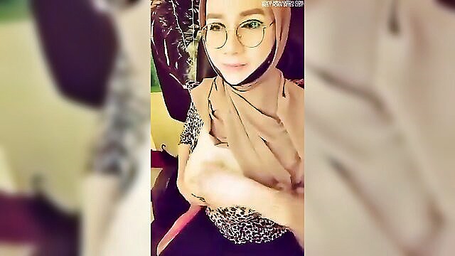 milf with big tits goes viral in steamy review video : webcam