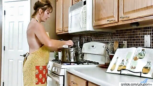 House wife - wife pleasures herself with dildo and toys in the kitchen Anilos