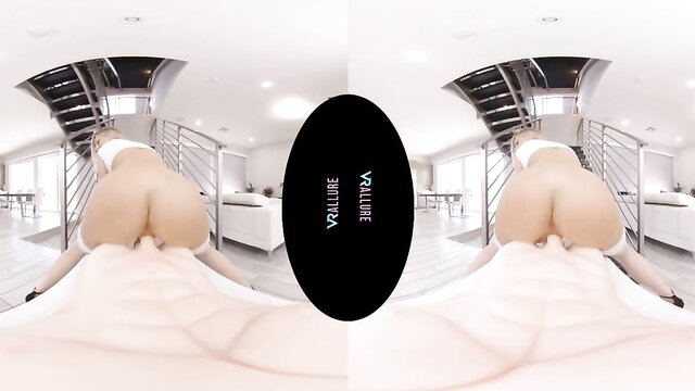 Kayley Gunner - experience a tantalizing solo show with a stunning caucasian beauty in vr VR Allure