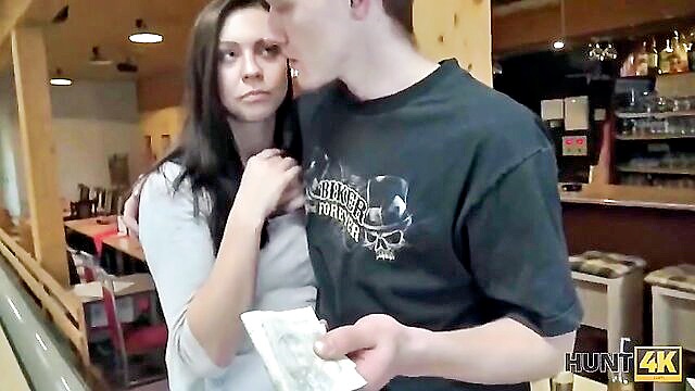 amateur couple turns to sex for money in hunt4k video : Public Pickups