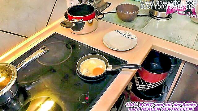 german teen eats cum : Erotikvonnebenan