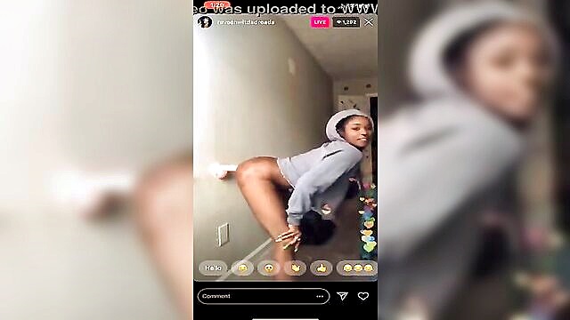 ass, ebony, sexy - sexy ebony babe shows off her big ass on instagram live