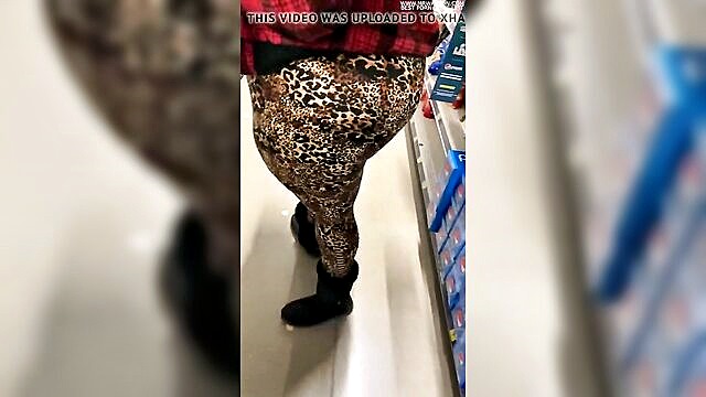 amateur bbw in leopard leggings getting naughty : Ultima