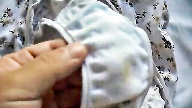 indian wifes naughty panties a voyeuristic treat : ama