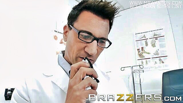 Monique Alexander, Marco Banderas, Monique - doctors appointment turns into kinky encounter in hardcore video Brazzers