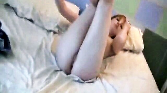 pretty blonde chick playing her pussy amateur masturbation redhead caucasian natural tits small tits shaved solo girl amateur striptease vaginal masturbation video in english post selfies : Post Selfies