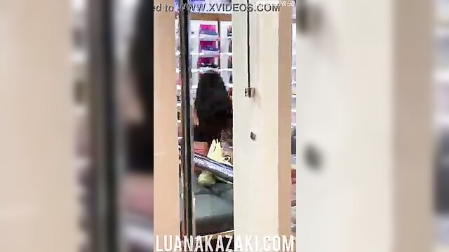 shopping couples steamy encounter with a sales assistant : Onlyfans