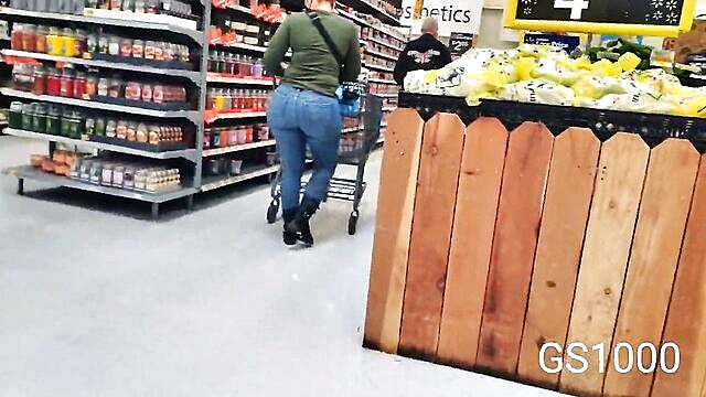 big butt, beautiful ass, milf - seductive milfs tight jeans showcase her flawless ass