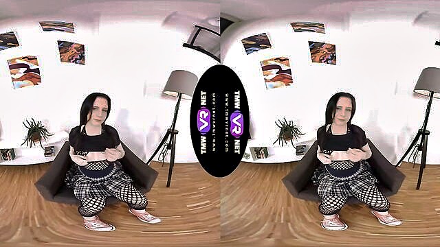 Caroline Mann - experience the ultimate pleasure with caroline manns vr masturbation session TMW VR Net