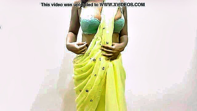 boobs, tits, sexy - big boobs indian bhabhi