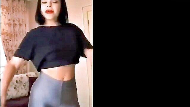 Brittney Skye, Sofia Gucci - trendy teen leggings on tik tok in sofia gucci collection