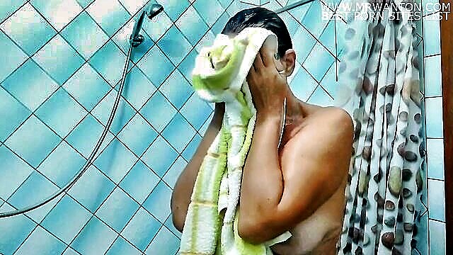 mature lukeryas sensual shower show : Pawg