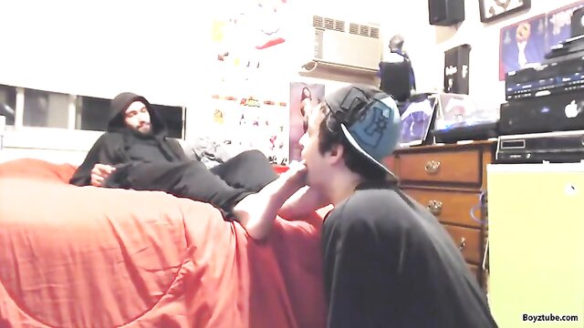 brunette, big cock, amateur - homeless man rimmed and feet sniffed in hd gay porn