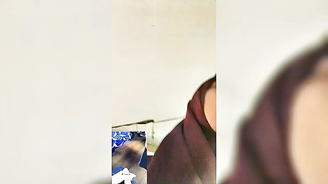 indonesian hijaber vcs outdor hd   cicis wild ride : webcam