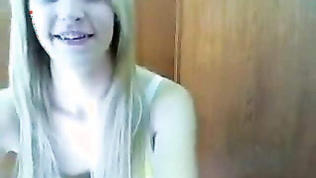 blonde babe shows off her tits : All Of Gfs