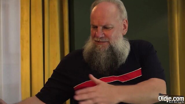 perfect teen sex with old : Oldje