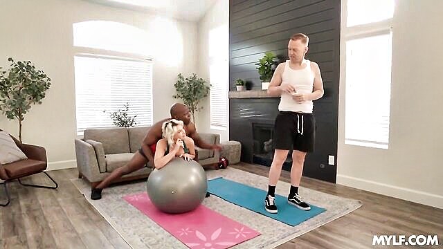 Will Tile, Charli Phoenix, Eric Dikkersun - charli phoenix and will tiles intense workout session gets steamy Mylf