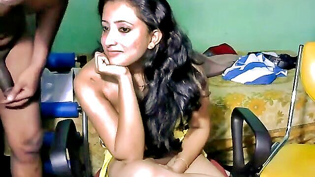 see a hot married woman from sri lanka and her lover perform on webcam : DesiPapa Cinemax