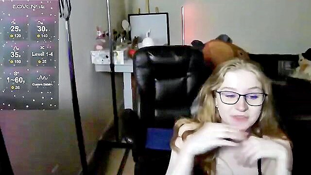 blonde, natural, daddy - webcam action with a blonde beauty and a sybian sex chair