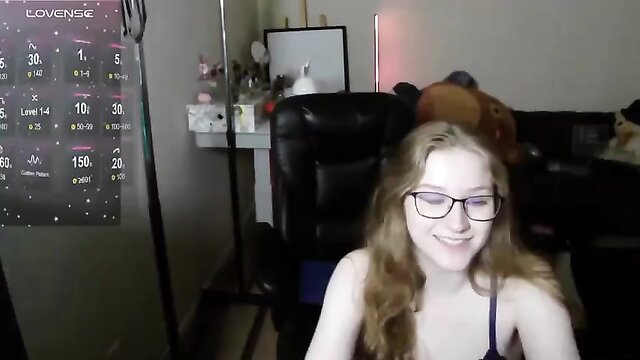 natural, blonde, daddy - blonde girl in webcam