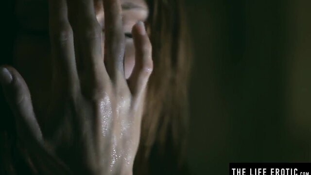 Victoria Daniels - victoria d daniels pissing horror The Life Erotic
