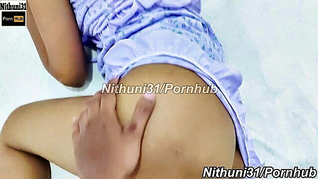 sri lanka, sinhala sex, sinhala new - aunt nithuni31 has a amazing morning in her sri lankan home and enjoys hard sex with creampie