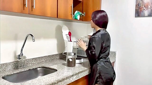 Desi - angie ortiz and desi in hot homemade amateur kitchen action