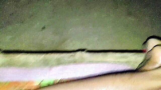 18 year old indian, 18 year old indian girl, beautiful girls - hot desi aunty solo action