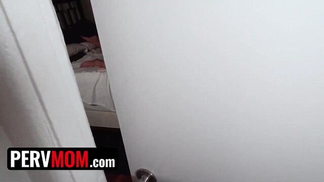 Spencer Scott - spencer scotts big tits and facial skills get a lucky stud off Perv Mom