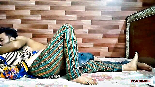 Riya Bhabi1, Riya Bhabh1 Male - hot desi indian bhabhi riya bhabi riya bhabh go wild with pussy licking and hardcore sex