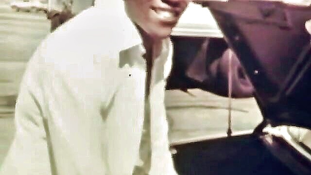 vintage porn loops featuring a black stud getting his tiny natural tits and cock sucked in a bedroom : Collection Film