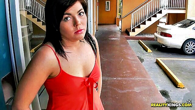 Bruno Dickenz, Lillie Warner, Bruno Dickens - lillie warner blowjob RealityKings