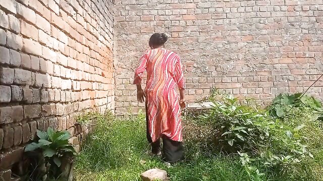 hot indian outdoor fuck : Nisha sonam