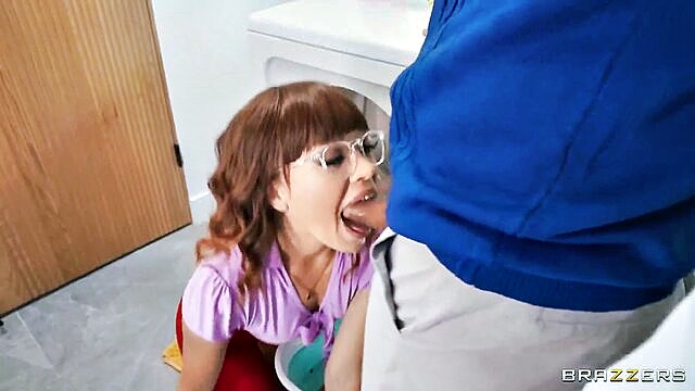 Katie Kush, Kelly Caprice, Katie - katie kush kelly caprice get dirty with each other get paid for it
