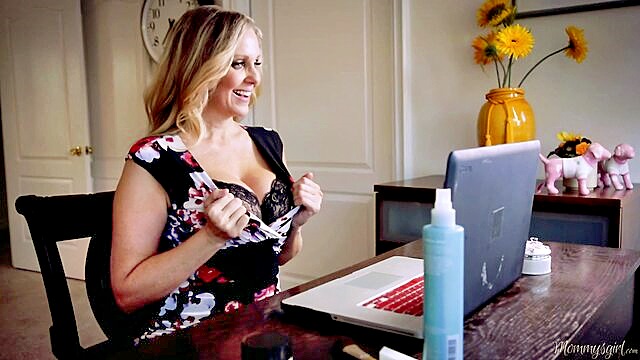Julia Ann, Molly Mae - julia ann molly mae stop fucking their friends p1