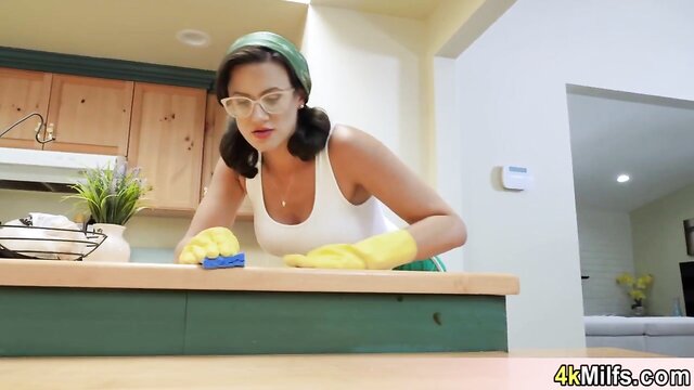 Luxury Girl - cleaning lady big tits