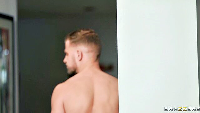 blinded girlfriend threesome : Brazzers