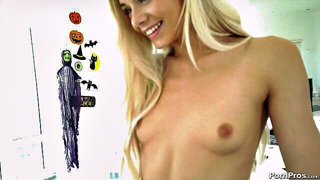 Elsa Jean - elsa jean the naughty neighbor strips and teases in sexy jeans for a good fuck Porn Pros