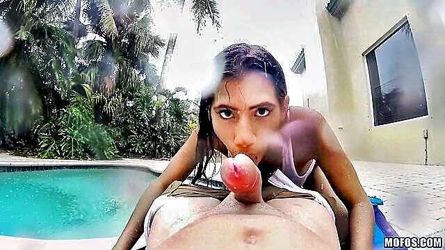 Victoria Valencia - bald pussy victoria valencia Mofos