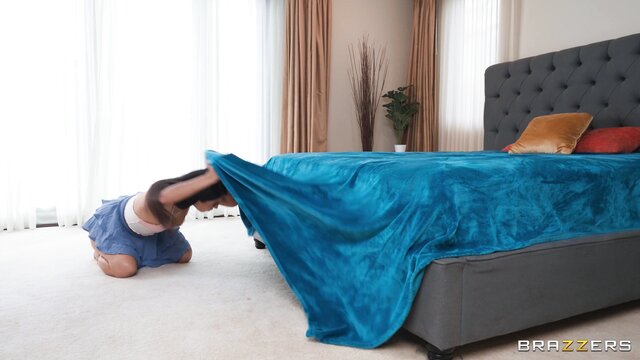 Violet Myers, Jasmine Sherni - violet myers jasmine sherni get trapped teased in 4k
