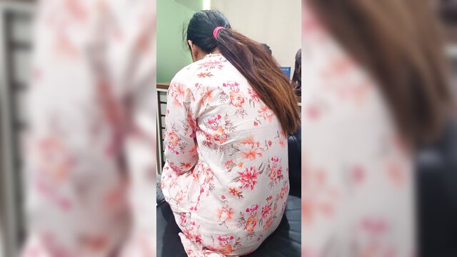 desi chudai, desi bhabhi, desi aunty - indian office secretary gets handjob