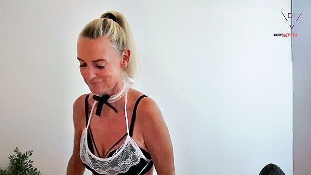 Dirty-Tina - dirty tina the blonde milf with huge tits gets dienstmädchen blank weggefickt